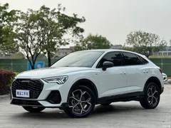 2020 Audi Q3 Sportback 45 TFSI quattro fashionable — фото 1