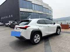 2022 Lexus UX 260h, белый — фото 5