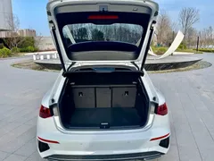 2023 Audi A3 Sportback 35 TFSI, белый — фото 24