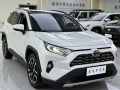2022 Toyota RAV4 2.0L CVT 2WD Premium, белый — фото 3