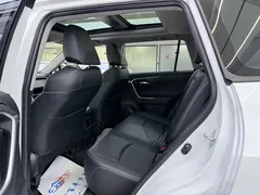 2022 Toyota RAV4 2.0L CVT 2WD Premium, белый — фото 7