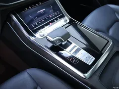 2022 Audi Q8 55 TFSI luxury dynamic model, чёрный — фото 12