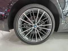 2021 BMW 5 Series 530Li xDrive M, чёрный — фото 27