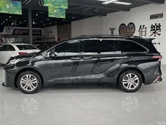 2023 Toyota Sienna 2.5L Hybrid Comfort — фото 3