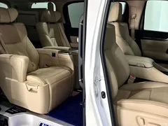 2021 Toyota Alphard Hybrid 2.5L Luxury — фото 47