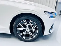2023 Volvo S60 B4 Luxury, белый — фото 4
