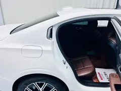 2023 Volvo S60 B4 Luxury, белый — фото 20
