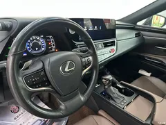 2022 Lexus ES 300h Excellence — фото 18