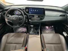 2022 Lexus ES 300h Excellence — фото 21