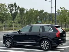 2021 Volvo XC90 B5 Luxury 7-seat, чёрный — фото 7
