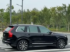 2021 Volvo XC90 B5 Luxury 7-seat, чёрный — фото 9