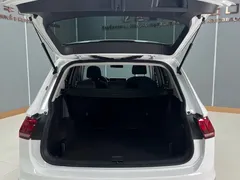 2023 Volkswagen Tiguan L 280TSI AT 2WD Limited Edition, белый — фото 22