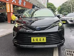 2021 Toyota Sienna 2.5L Hybrid Comfort, чёрный — фото 3