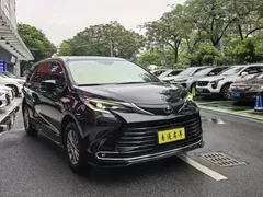 2021 Toyota Sienna 2.5L Hybrid Comfort, чёрный — фото 4