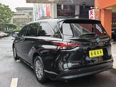2021 Toyota Sienna 2.5L Hybrid Comfort, чёрный — фото 8