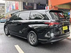 2021 Toyota Sienna 2.5L Hybrid Comfort, чёрный — фото 9