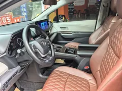 2021 Toyota Sienna 2.5L Hybrid Comfort, чёрный — фото 13