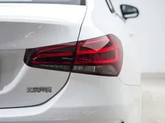 2022 Mercedes-Benz A-Class A 180 L sports sedan, белый — фото 17