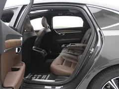 2021 Volvo S90 — фото 11