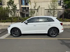 2020 Audi Q5L 40 TFSI, белый — фото 5