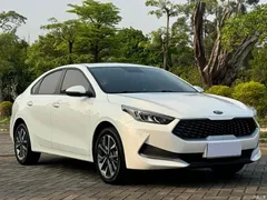 2021 Kia K3 1.5L CVT Fashion, белый — фото 3