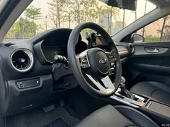 2021 Kia K3 1.5L CVT Fashion, белый — фото 10