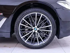 2021 BMW 5 Series 530Li Leading M Sport Package, чёрный — фото 5