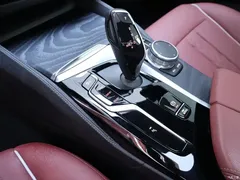 2021 BMW 5 Series 530Li Leading M Sport Package, чёрный — фото 11