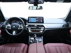 2021 BMW 5 Series 530Li Leading M Sport Package, чёрный — фото 12