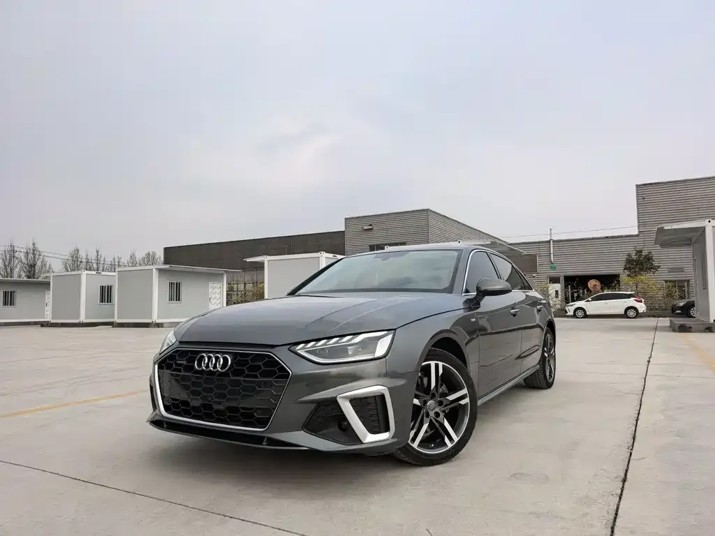 2022 Audi A4L 40 TFSI quattro RS