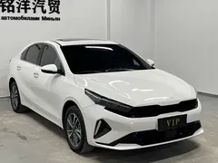 2023 Kia Cerato 1.5L CVT Luxury, белый — фото 2