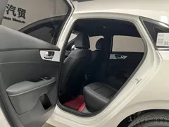 2023 Kia Cerato 1.5L CVT Luxury, белый — фото 8