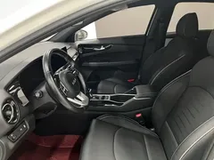 2023 Kia Cerato 1.5L CVT Luxury, белый — фото 12