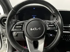 2023 Kia Cerato 1.5L CVT Luxury, белый — фото 13