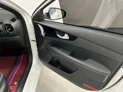 2023 Kia Cerato 1.5L CVT Luxury, белый — фото 19