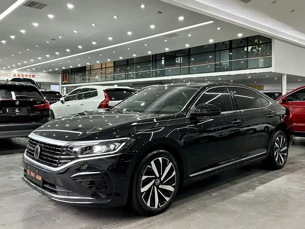 2023 Volkswagen Passat 330TSI Elite