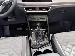 2023 Volkswagen Tayron 300TSI 2WD Plus, белый — фото 16