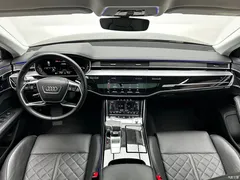 2023 Audi A8 A8L 50 TFSI quattro Premium Selection, чёрный — фото 14