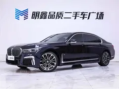 2019 BMW 7 Series 740Li Leading M Sport Package, чёрный — фото 2