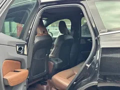 2023 Volvo XC60 4WD Luxury, чёрный — фото 8