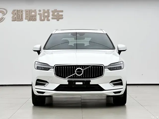 2021 Volvo XC60 4WD Luxury