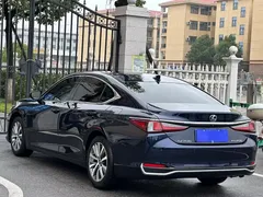 2021 Lexus ES 200, синий — фото 9