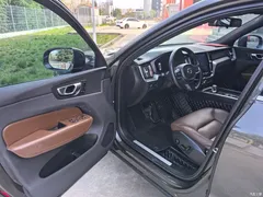 2022 Volvo XC60 B5 4WD Zhiyi Luxury — фото 14