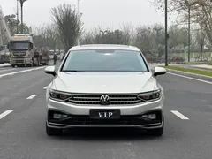 2023 Volkswagen Magotan 200 330TSI DSG — фото 2