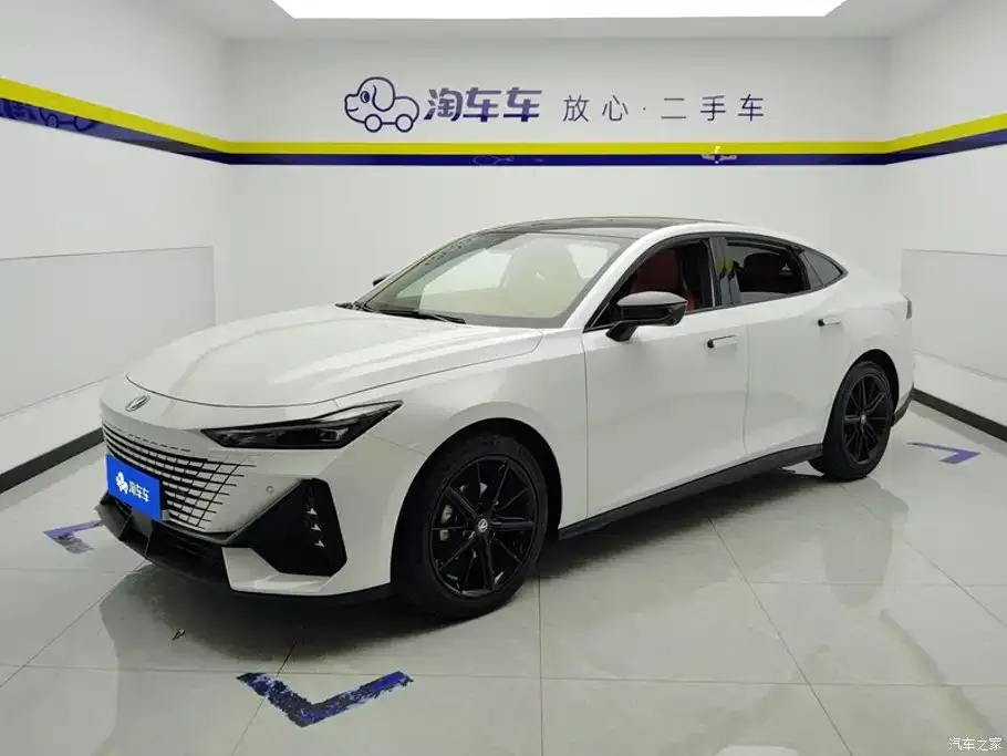 2022 Changan UNI-V 1.5T Premium Type