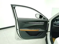 2022 Changan UNI-V 1.5T Premium Type, белый — фото 7
