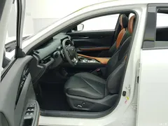 2022 Changan UNI-V 1.5T Premium Type, белый — фото 9