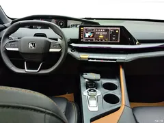 2022 Changan UNI-V 1.5T Premium Type, белый — фото 12