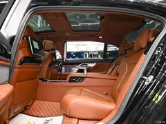 2021 BMW 7 Series 740Li xDrive Executive Luxury Package, чёрный — фото 21