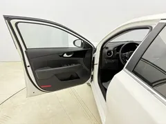 2021 Kia K3 1.5L CVT Fashion, белый — фото 8